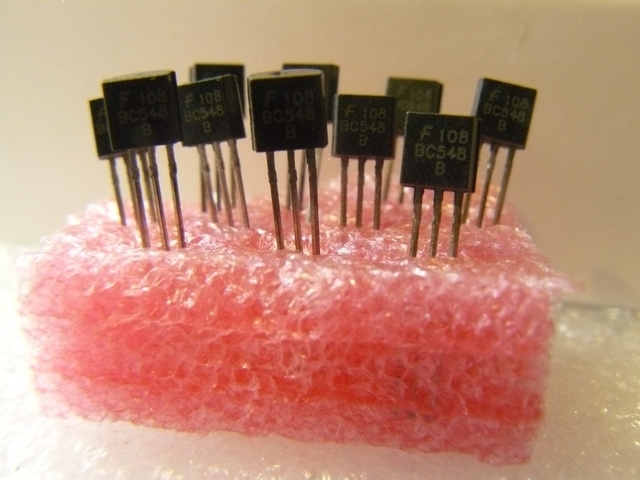 (10 of) BC548 NPN Transistor, Through Hole