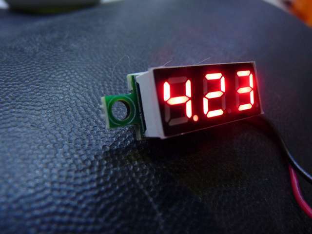 Red Voltmeter 3-40V, 2 Decimal Places, Mini