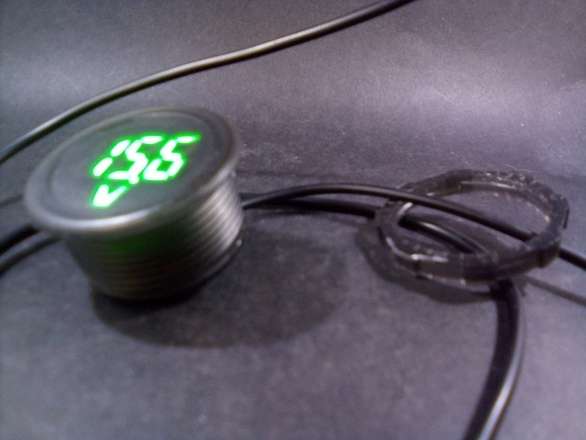 Voltmeter 4-100V, Green, Waterproof, 30mm Hole Round Panel Mount